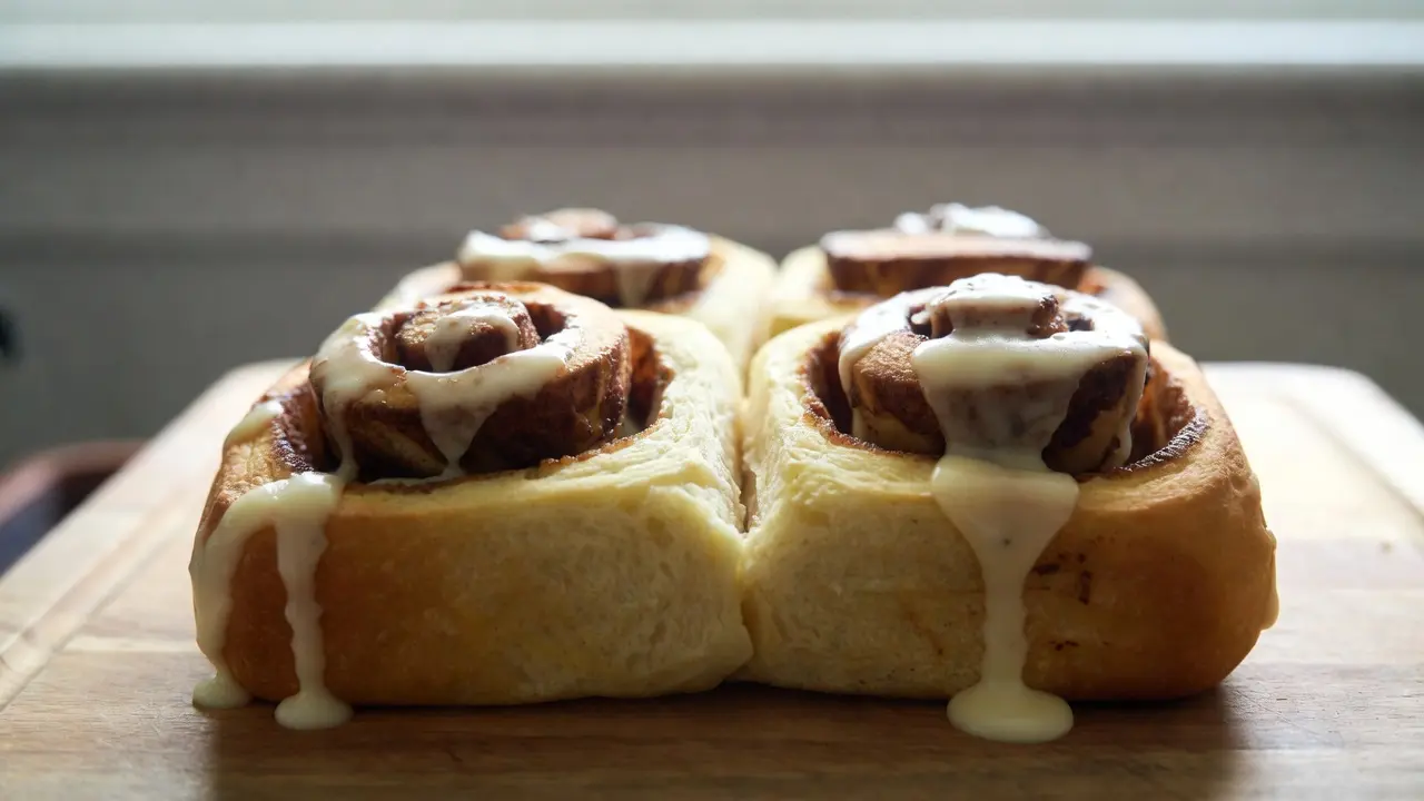 Cinnamon Rolls en Freidora de Aire — Esponjosos y Listos en 15 Minutos