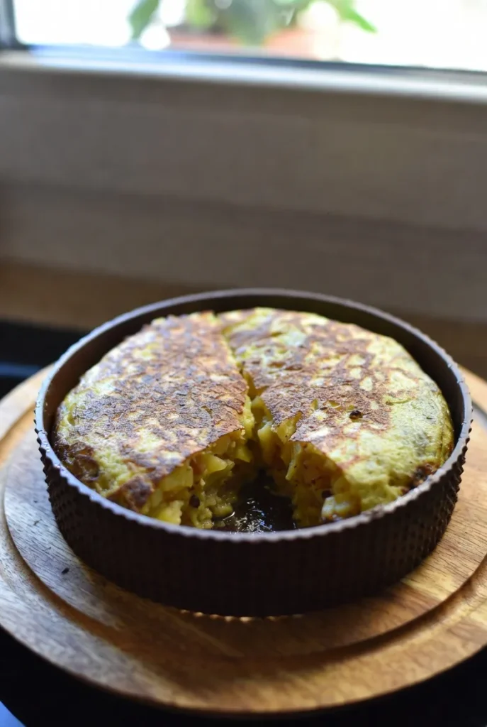 tortilla de patatas en freidora de aire sin voltear con centro jugoso